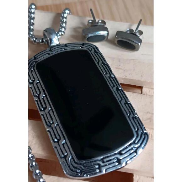 Jewelry - Black Pendant W/Metallic Greek Key Border W/ Earrings